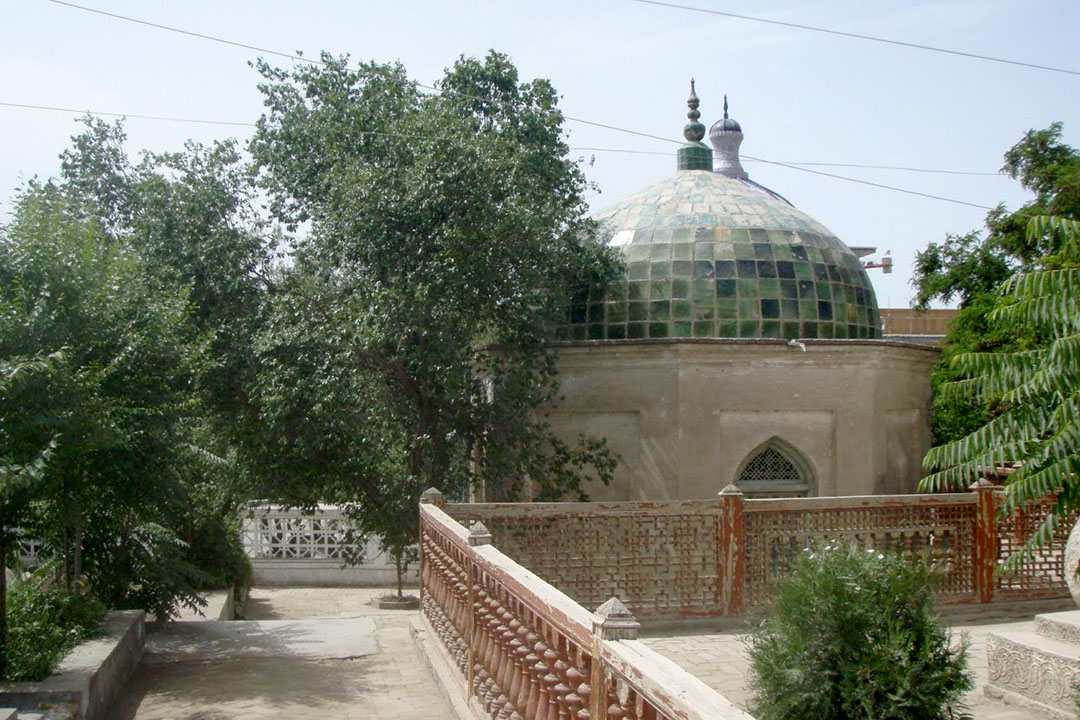 Golden Mosque of Yarkand, historic seat of the Yarkand Khanate (1514–1705), situated in the Xinjiang Uyghur Autonomous Region, China. Captured in the royal cemetery of the Sa'idiya Dynasty. (Photo: Eric Schluessel)